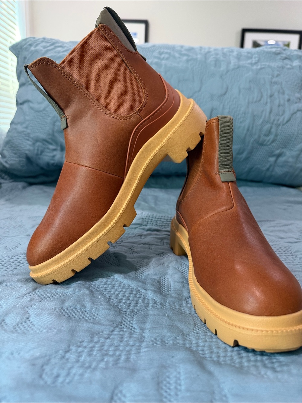 OluKai HeHi Boots Ankle Shoes Leather Women’s Brown with Chunky Tan Sole